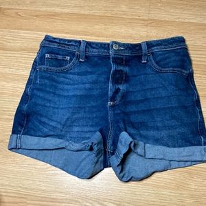 Size 9 curvy high-rise mom shorts 3” hollister vintage stretch